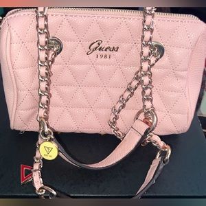 Guess Charm bag✨